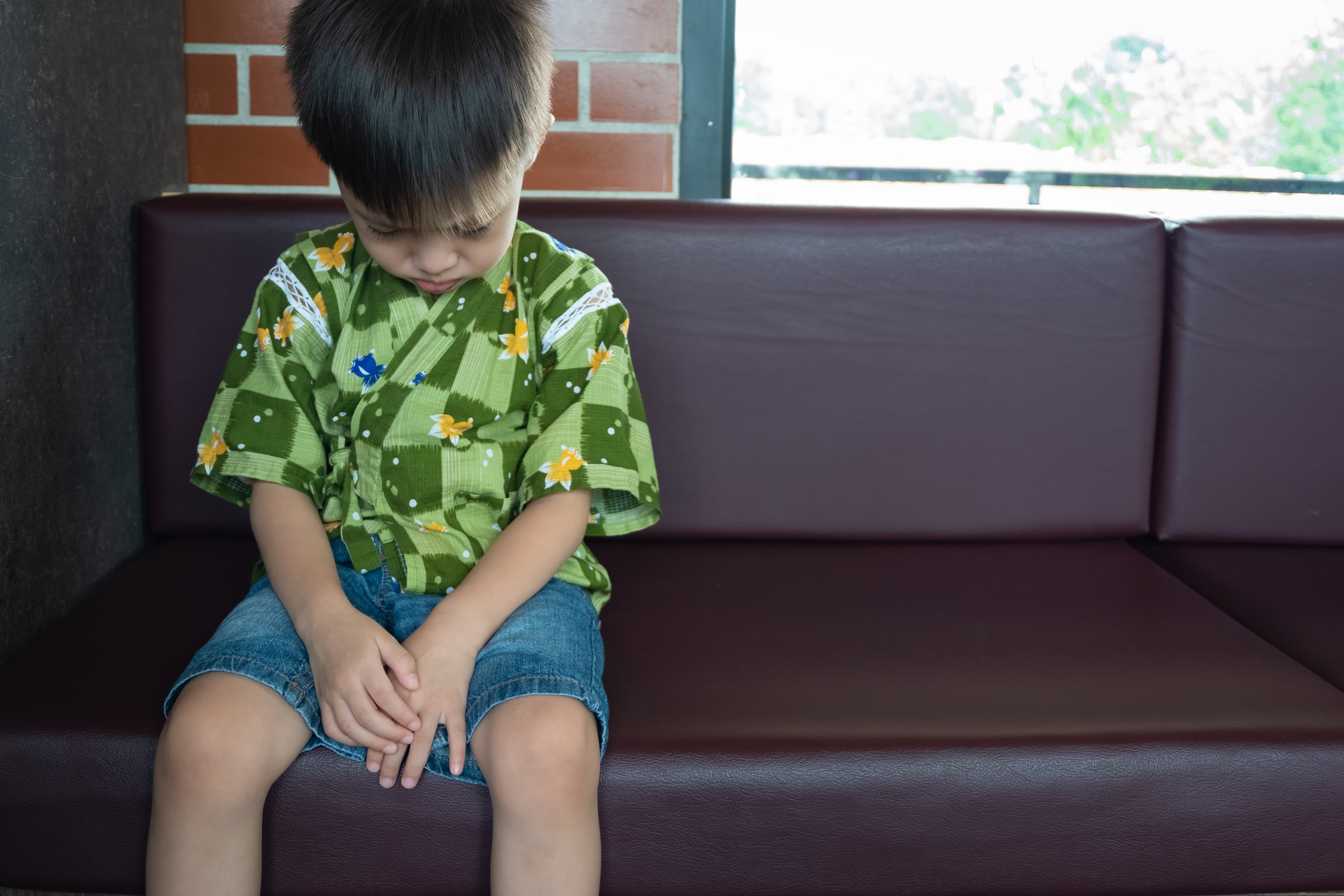 anak suka menyentuh alat kelamin, fase phallic anak, edukasi seksual anak, perkembangan anak usia dini, Bunda, si Kecil